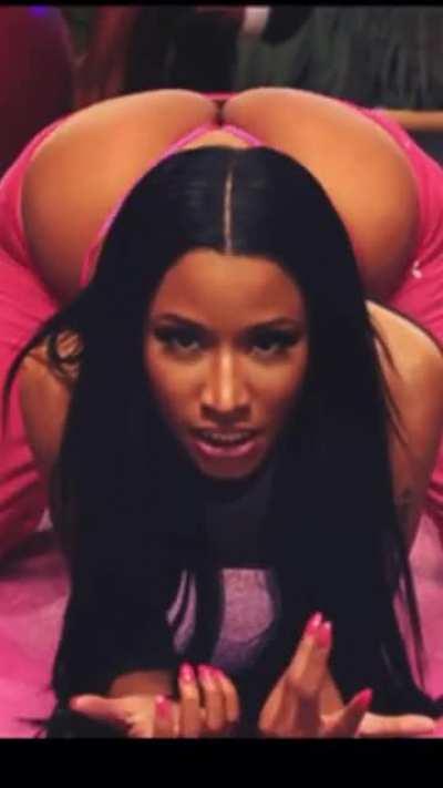 Nicki Minaj @nickiminaj