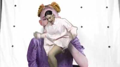 charli singing claws over grimes talking about the time she only ate spaghetti for two years