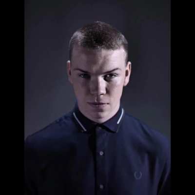 Me staring intently at The Lost Daughter Jessie Buckley mastrubation scene after my mom tells me to look away