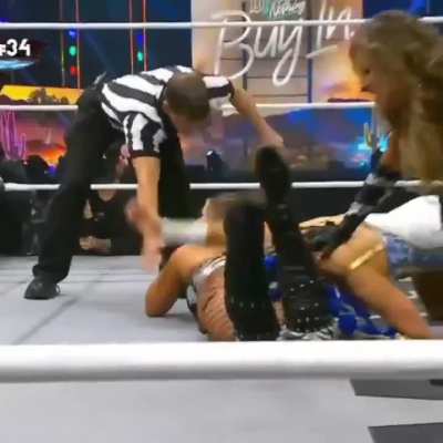 Harley buries Penelope's face in Anna Jay’s ass 😭