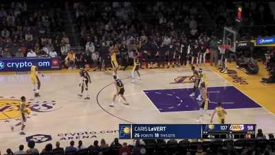 [Highlight] LeVert knocks down a double-clutch jumper for his 20th point of the 4th quarter and give and Pacers an 11 point lead