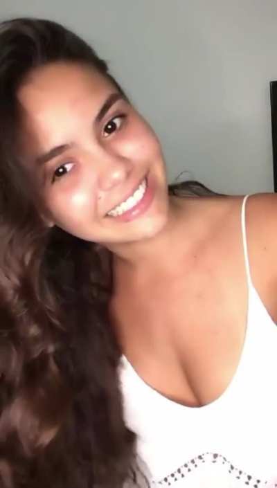 LARISSA GOSTOSINHA MOSTRANDO TUDO - LIVE COMPLETA NOS COMENTARIOS