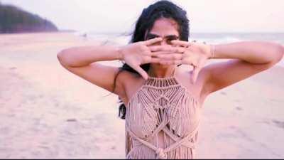 Deepti Sati showing off her raw, musky pits - HD Edit