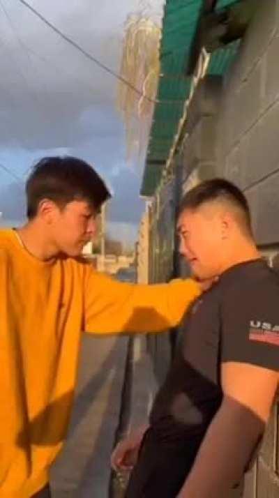 Explain this story 😔😔😔😔