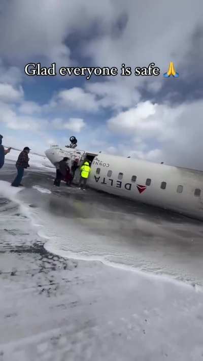 Video from inside Delta airlines crash 2025