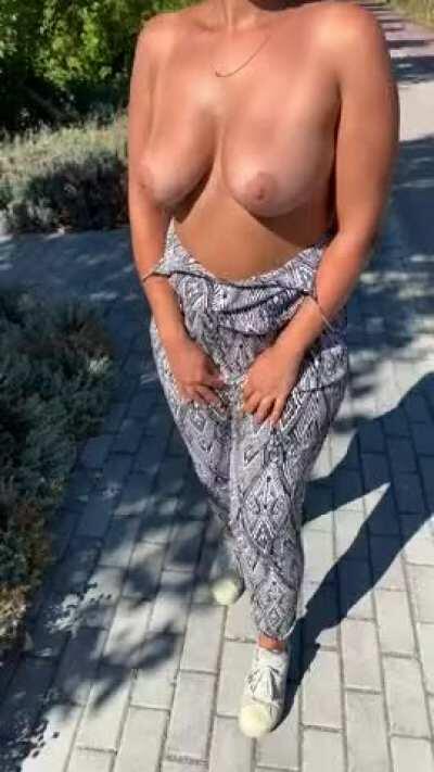 This is the bounce you'll get on our first date!