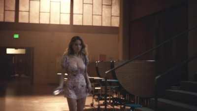 Sydney Sweeney in all her bouncy glory