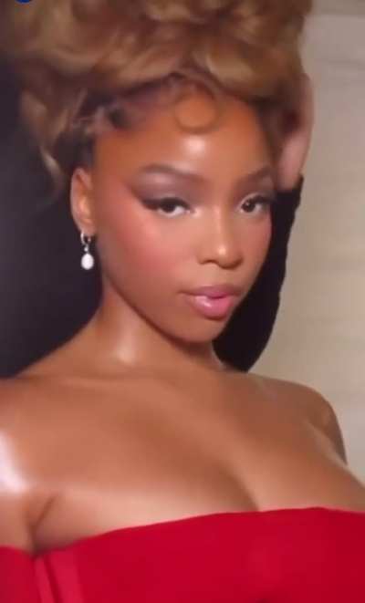 Chloe while getting ready for Glamour Women of the Year awards | IG 10/8/24