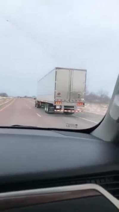 That's not something you see every day. Hotshot pulling a reefer.