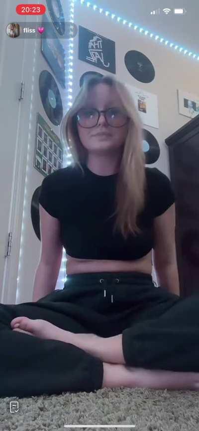 flisspeachh - super cute teen sole flash, blink and you’ll miss it haha