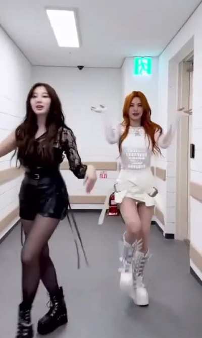 Yeji x Giselle - I need these 2 so badly 😫