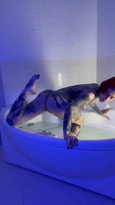 Easy access to my hairy pussy