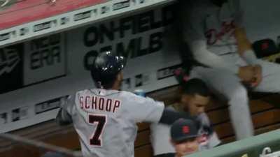 [Highlight] [Highlight] Jonathan Schoop hadn’t hit a home run since August 4th. His teammates gave him the silent treatment but that didn’t stop him from celebrating with them