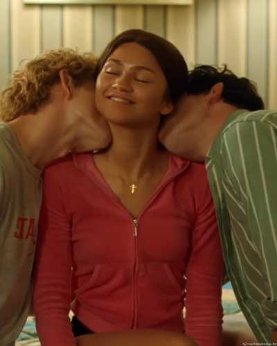 Zendaya Hot makeout HD
