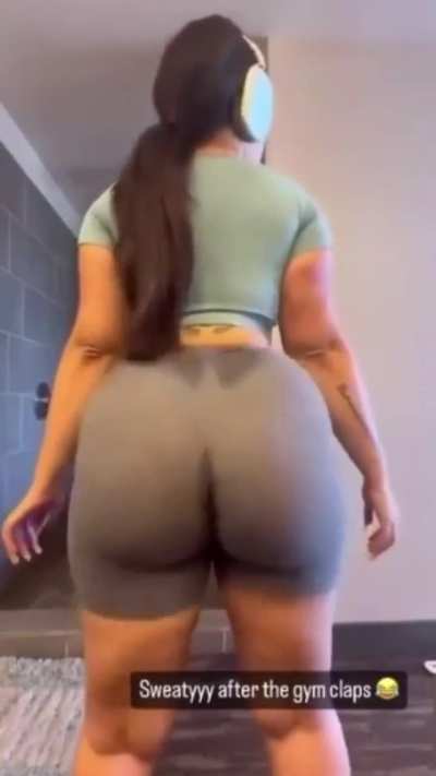 Sweaty Ebony Ass Claps