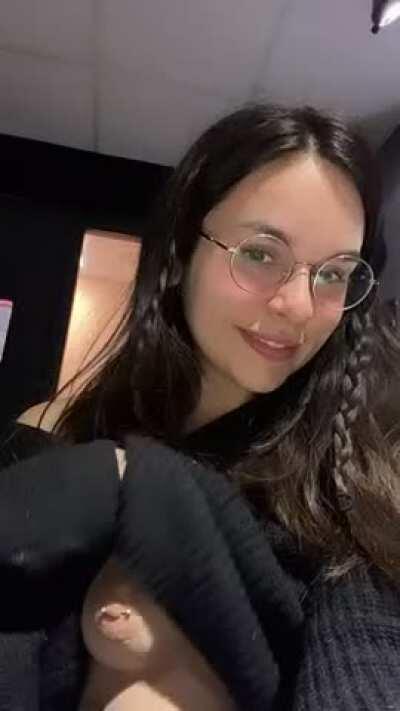 Just A Quick Flash At School 💯😏💦 Grab Her MEGA link in comments 👇 👇