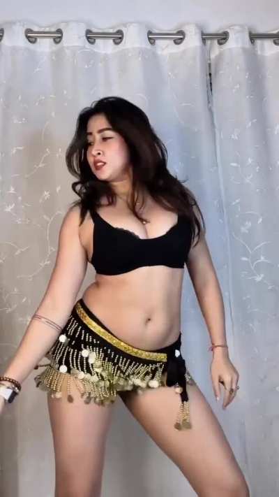 sofia ansari in this reel is so fkn perfect 