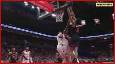 [Highlight] Scottie Barnes takes Nassir Little to the rack for the tough poster slam