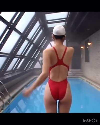 Maki hojos swim class