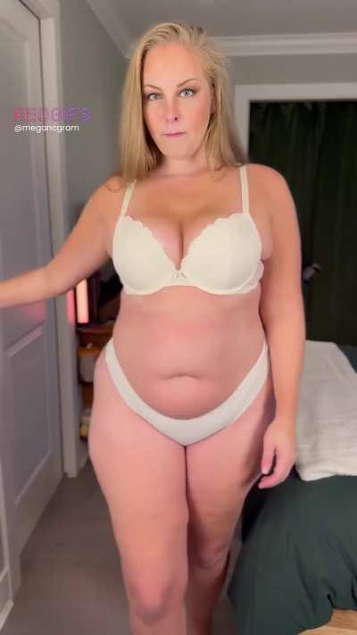 I'm secretly the kinky mom next door…