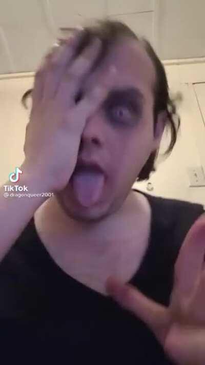 Watch out guys he’s 😈crazy😈