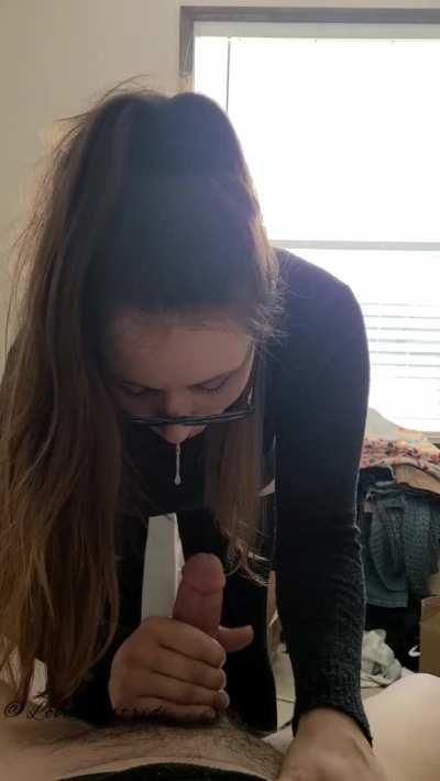 When your parents hate the man your with, make a handjob video in their home and post it 🤭😉