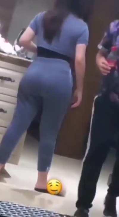 si le dan por el chiquito? 🤤🍑🍑