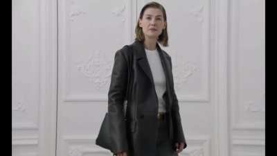 Rosamund Pike - Christian Dior Womenswear Spring/Summer 2026 - Paris Fashion Week 1/10/25