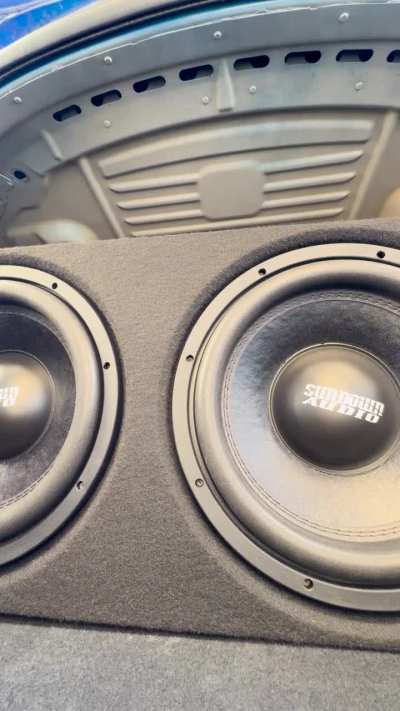 Subs slightly move when turning bass knob