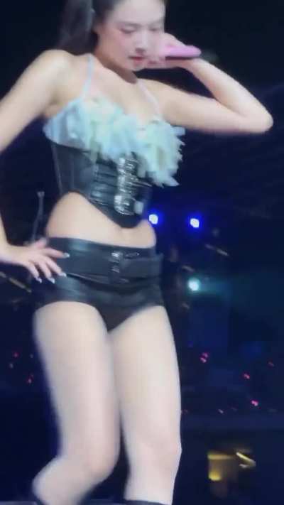 Jennie looking so fine in Kaohsiung - 251019