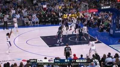 [Highlight] Lebron gets in his bag and after being down 27 the Lakers get the lead