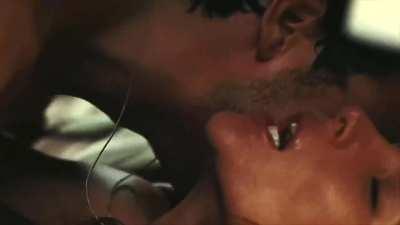 Elsa Pataky - Di Di Hollywood