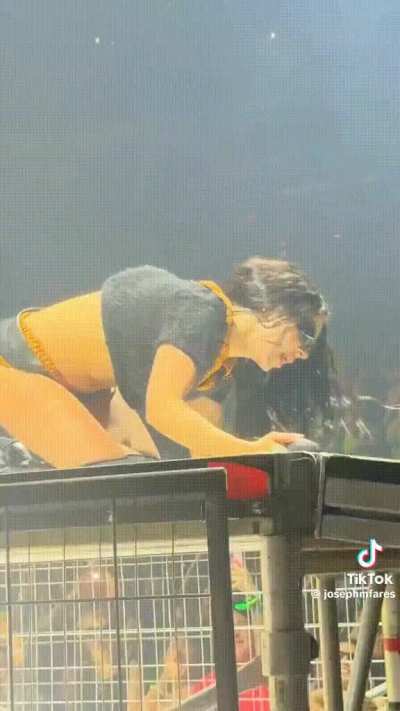 Omgggg she&rsquo;s such a freak holy shit