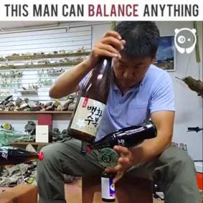 This guy can balance anythinggg