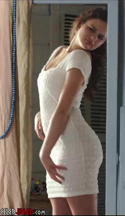 Joey King [Hamster & Gretel]