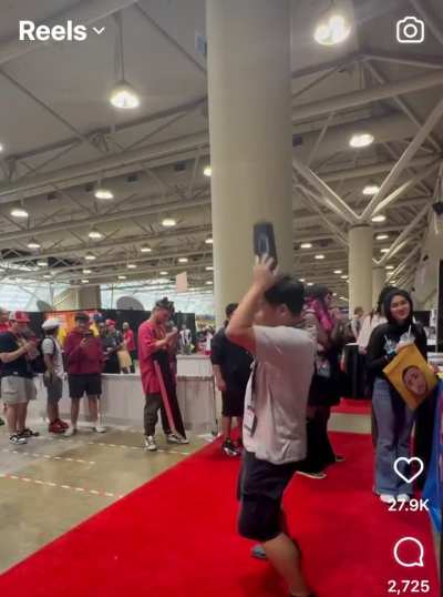 Fan waits in line to meet the voice of Super Mario, but erupts into a full performance for the entire convention to see 