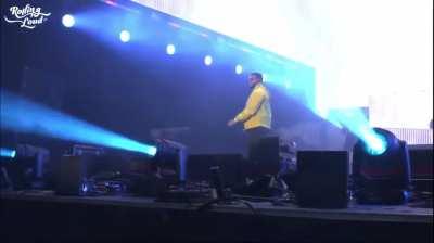 LMFAOO tf was wrong with NAV’s autotune😹😹