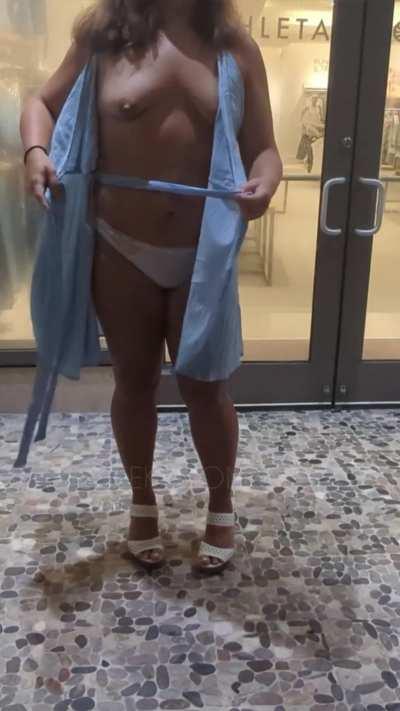 Flashing outside the store keeps shopping trips fun