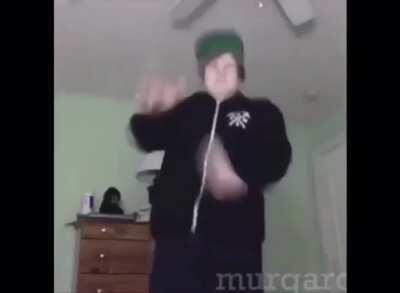 foda kkkkk ve abelha vc vai dar risada