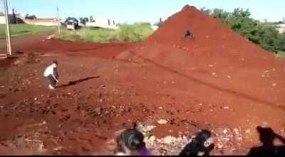 Alguém segura esse menino