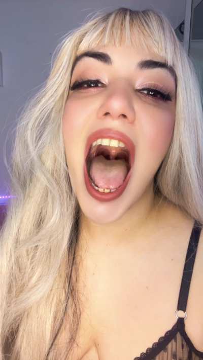 {f} Surrender to this hungry giantess