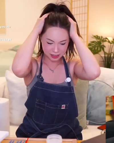 Jodi showing off her pits🤤