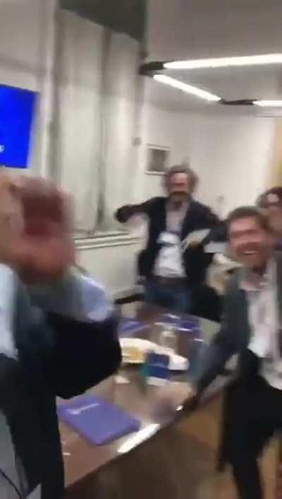 Inflaci&oacute;n 54%, D&oacute;lar $202, Yerba $570, Asado $1140, Nafta $132, Pan $300