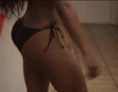 Naomi’s booty is actually insane.