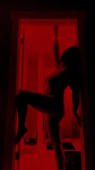 Silhouette challenge with a surprise ending 🙈