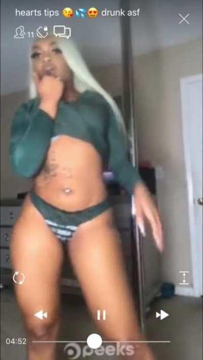 Rissa2cute comp. Hmu for her mega 8$