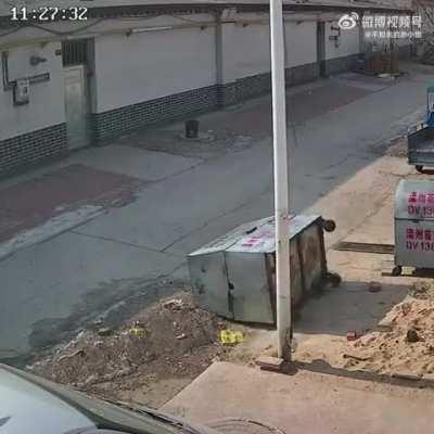 WCGW cleaning a barbeque grill like this