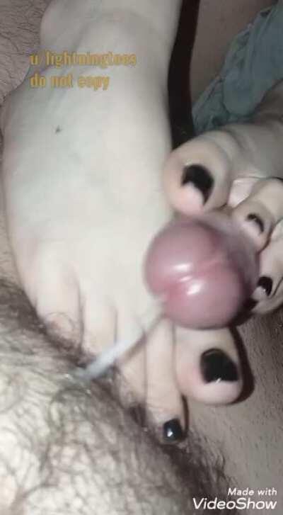 imagine her mom's feet in action