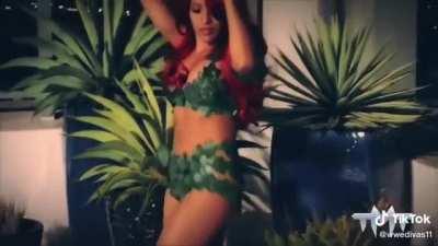 She can be my Posion Ivy