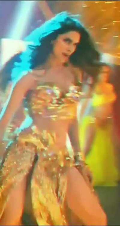 Deepika Padukone - Sexy Sexy Assests and Moves 🤤🤤🤤💦💦💦🥵🥵🥵